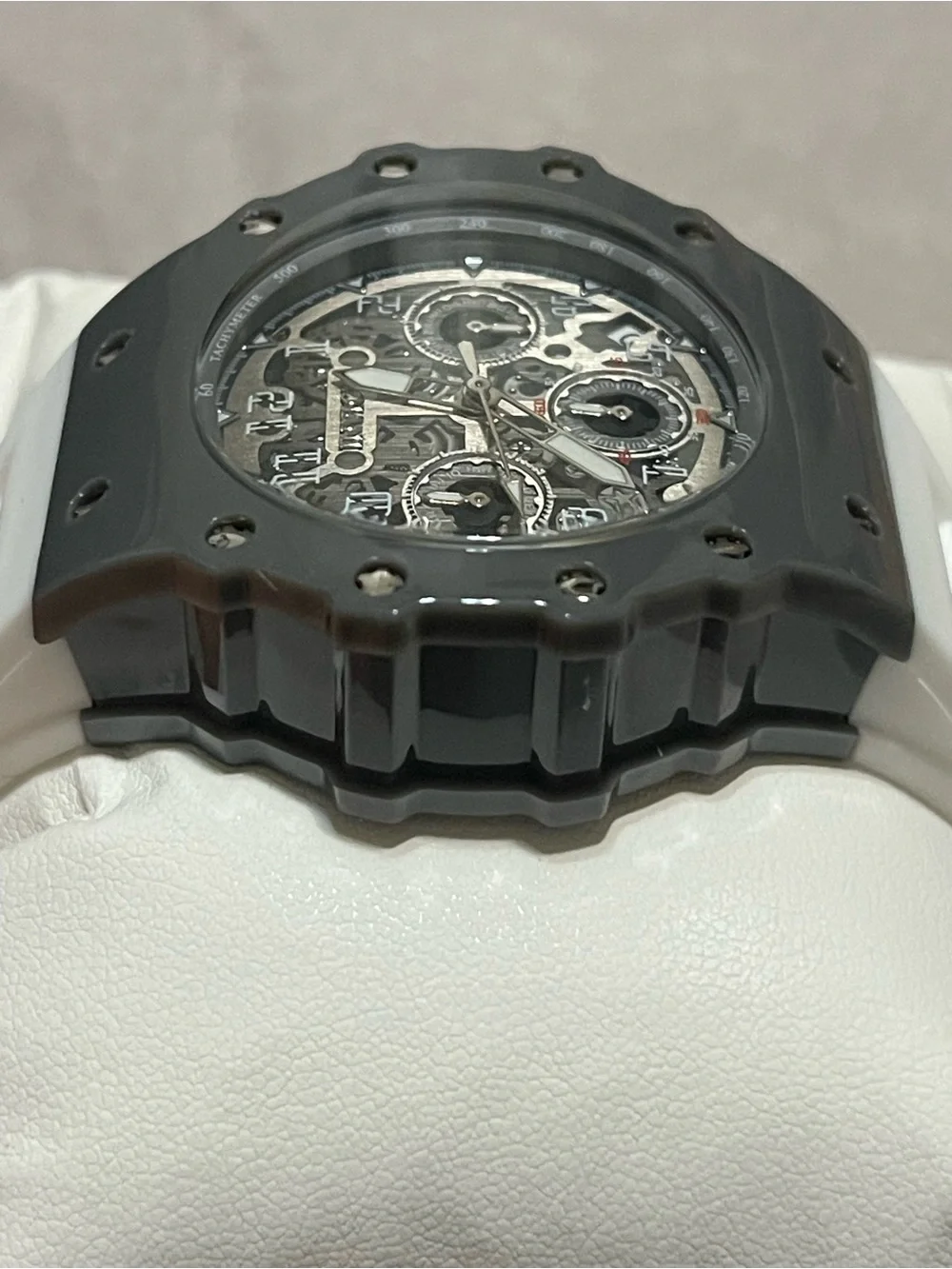 Invicta Racing Apexium Unisex Watch - 41mm, Grey & White (69618) new